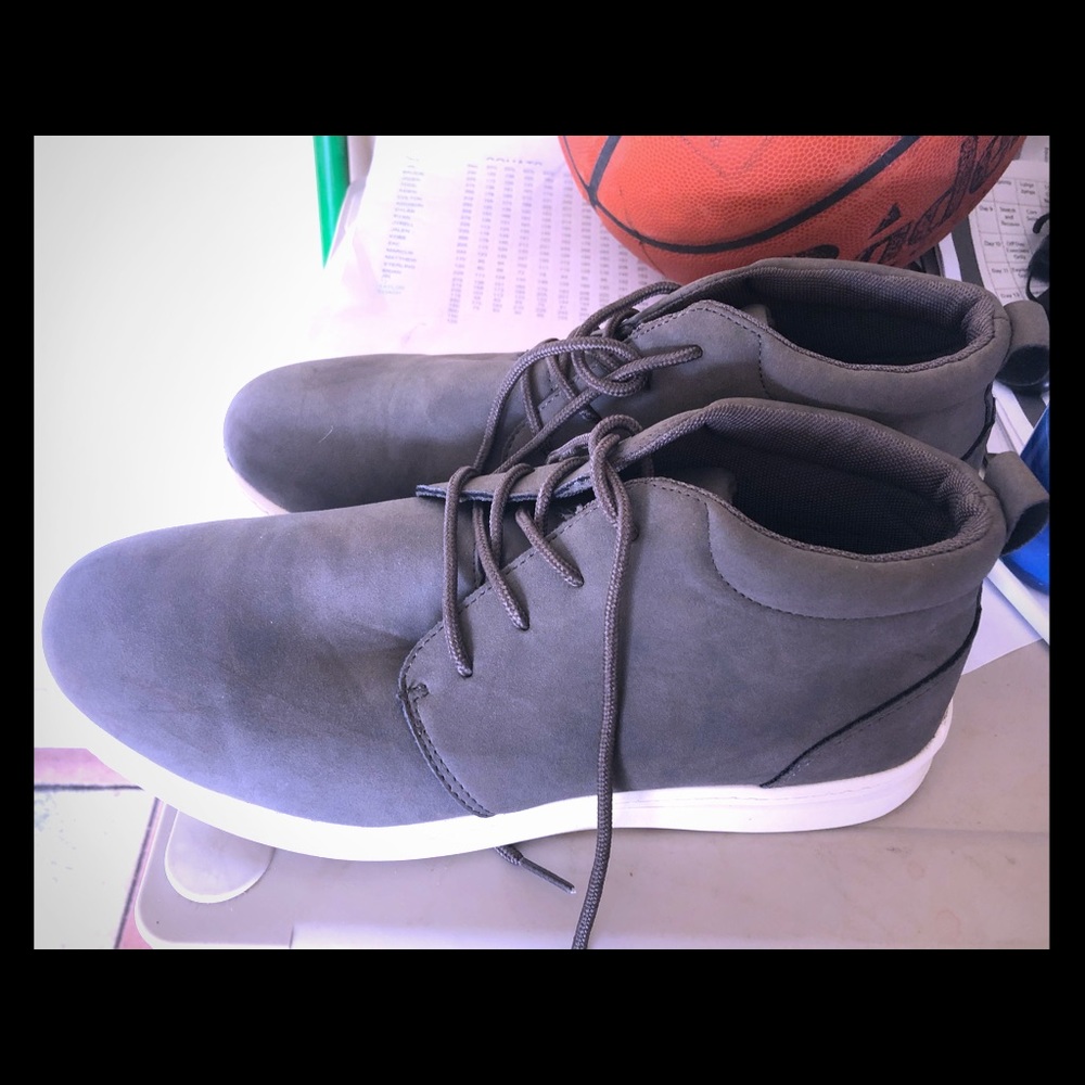 Men’s Perry Ellis casual boots